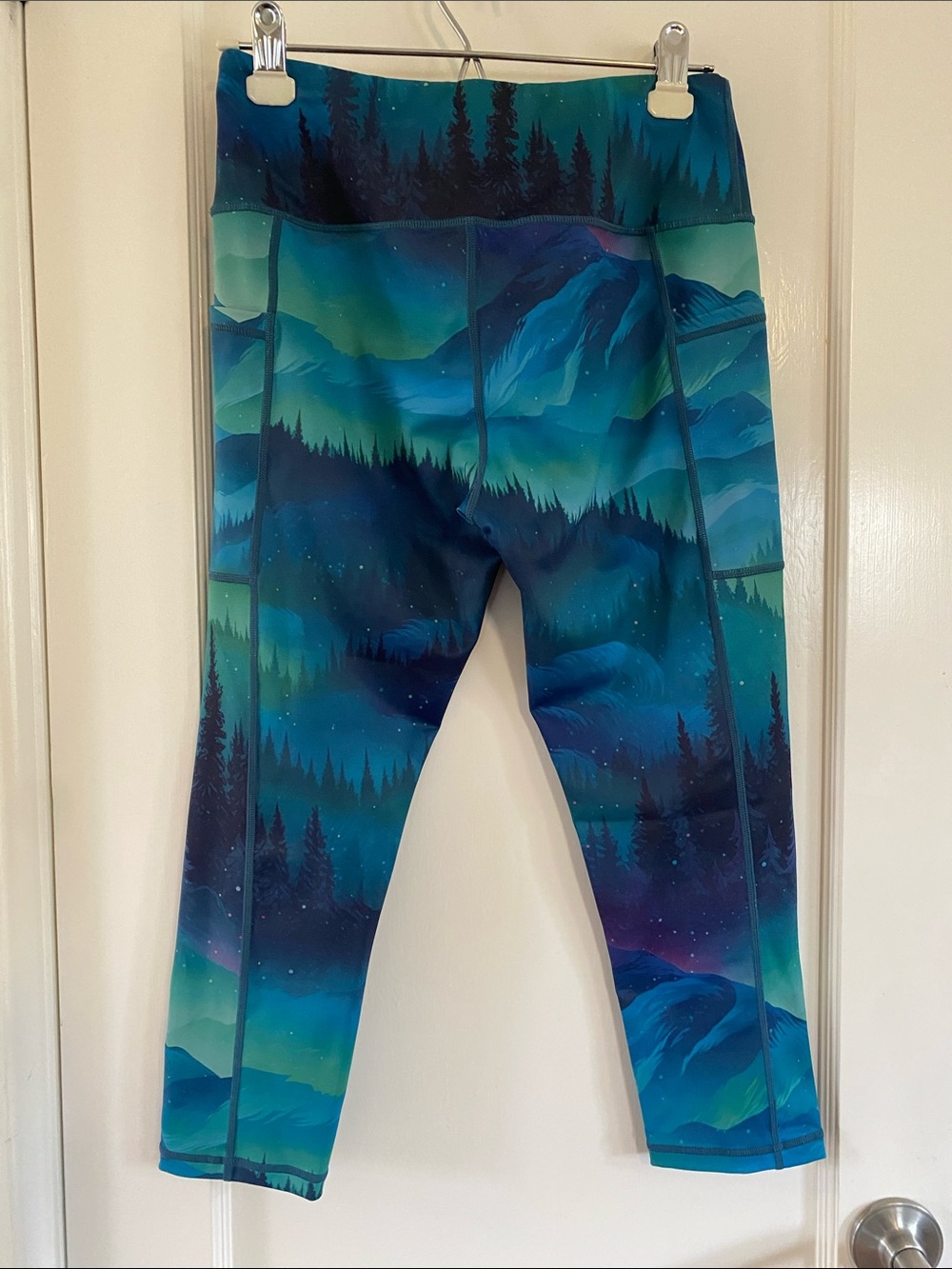 Constantly Varied Gear medium leggings